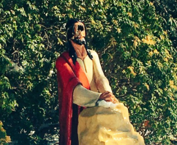 2018-03-15 Statue damaged on Long Island